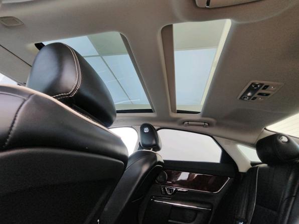 Jaguar XJ IV (X351) Рестайлинг с пробегом 2016 года, цена 2 260 000 рублей, 115842 км, седан, Автокод Объявления