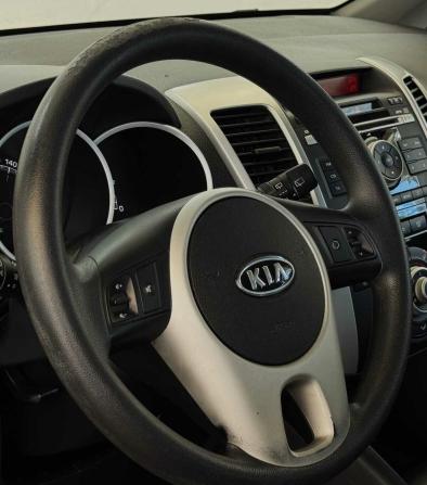 Kia Venga I с пробегом 2012 года, цена 975 000 рублей, 146018 км, минивэн, Автокод Объявления