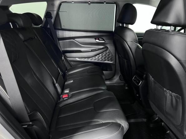 Hyundai Santa Fe IV Рестайлинг с пробегом 2023 года, цена 3 725 000 рублей, 61479 км, внедорожник, Автокод Объявления