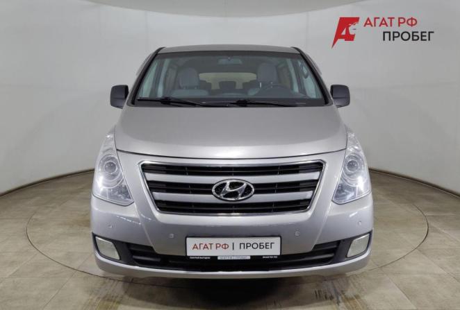 Hyundai H-1 II с пробегом 2015 года, цена 1 640 000 рублей, 352777 км, минивэн, Автокод Объявления