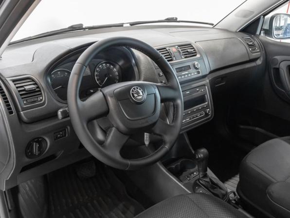Skoda Fabia II Рестайлинг с пробегом 2010 года, цена 654 000 рублей, 210500 км, хэтчбек, Автокод Объявления
