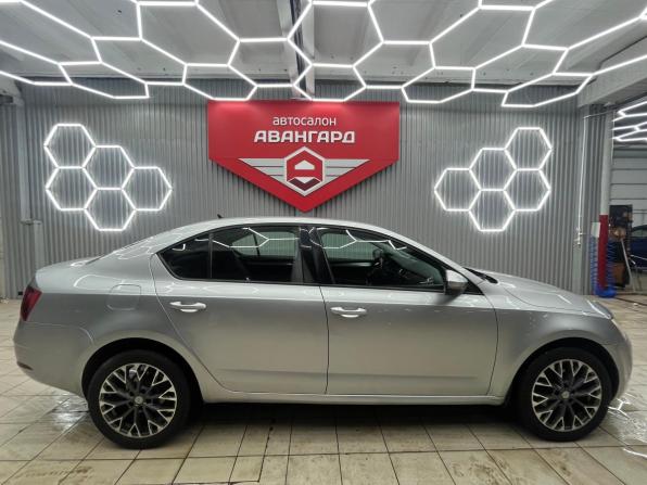 Skoda Octavia III (A7) Рестайлинг с пробегом 2017 года, цена 1 560 000 рублей, 130950 км, лифтбек, Автокод Объявления