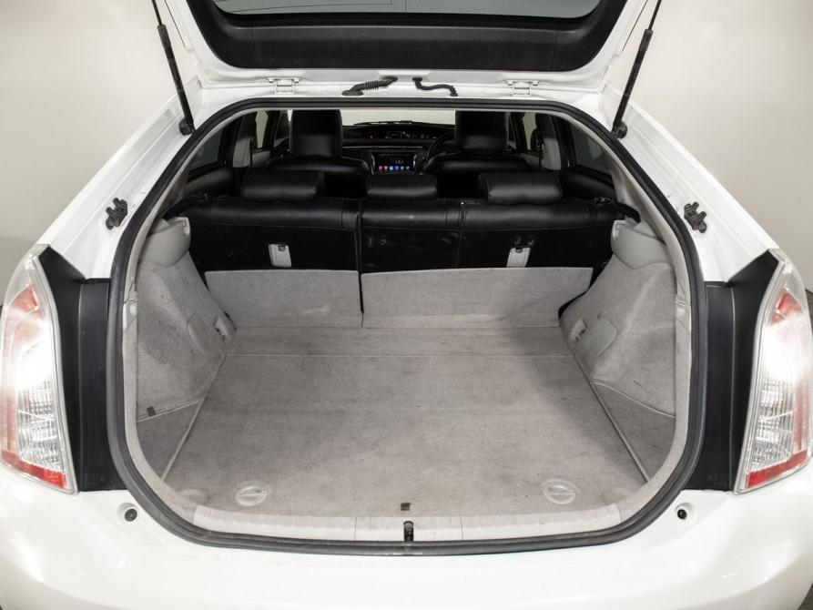 Toyota Prius III Рестайлинг (XW30) Иркутск  - изображение 20
