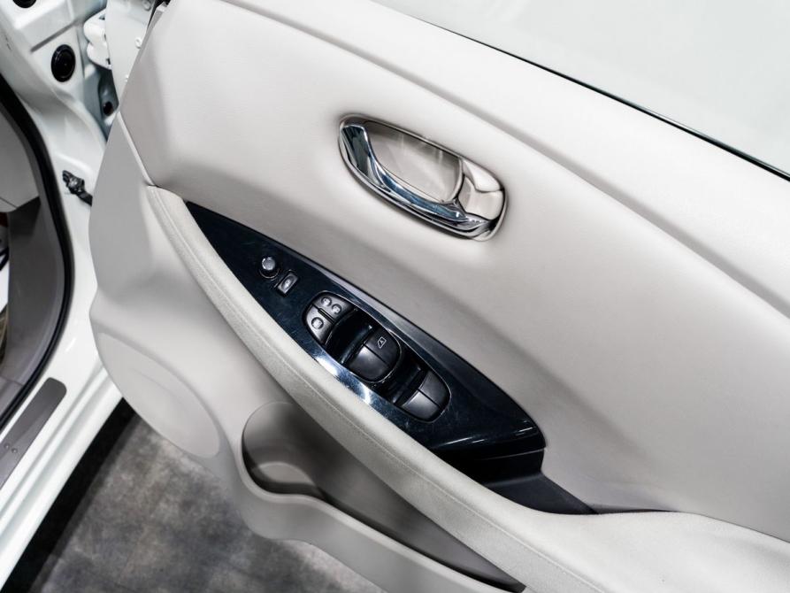 Nissan Leaf I (ZE0/AZE0) Чита  - изображение 15