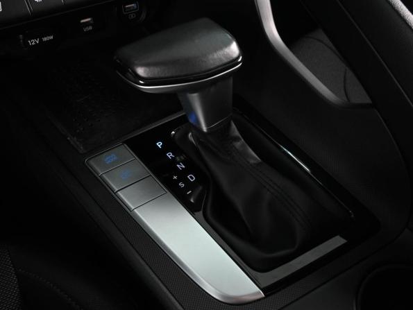 Hyundai Elantra VII (CN7) с пробегом 2022 года, цена 2 099 000 рублей, 76036 км, седан, Автокод Объявления