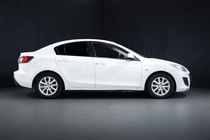 Mazda 3 II (BL) Рестайлинг с пробегом 2012 года, цена 990 000 рублей, 97100 км, седан, Автокод Объявления