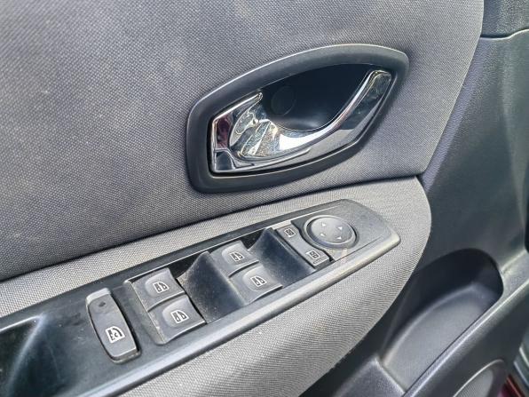 Renault Scenic III Рестайлинг 2 с пробегом 2014 года, цена 1 090 000 рублей, 323914 км, компактвэн, Автокод Объявления