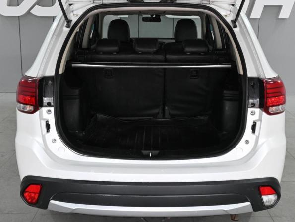 Mitsubishi Outlander III Рестайлинг 2 с пробегом 2016 года, цена 1 789 000 рублей, 98741 км, внедорожник, Автокод Объявления