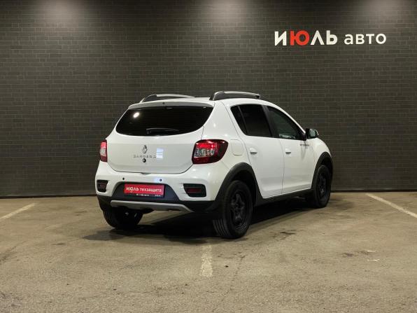Renault Sandero II Рестайлинг с пробегом 2021 года, цена 1 400 000 рублей, 52179 км, хэтчбек, Автокод Объявления