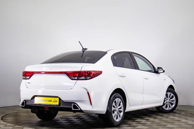 Kia Rio IV Рестайлинг с пробегом 2022 года, цена 1 719 000 рублей, 74000 км, седан, Автокод Объявления