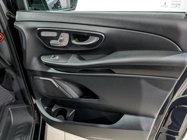 Mercedes-Benz V-Класс III (W447) Рестайлинг с пробегом 2021 года, цена 5 500 000 рублей, 181027 км, минивэн, Автокод Объявления