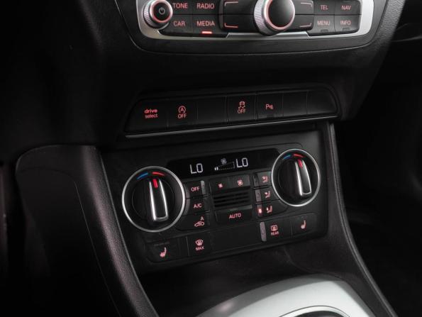 Audi Q3 I (8U) Рестайлинг с пробегом 2015 года, цена 2 140 000 рублей, 111000 км, внедорожник, Автокод Объявления