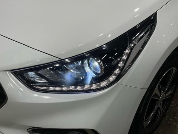 Hyundai Solaris II с пробегом 2018 года, цена 1 320 000 рублей, 131902 км, седан, Автокод Объявления