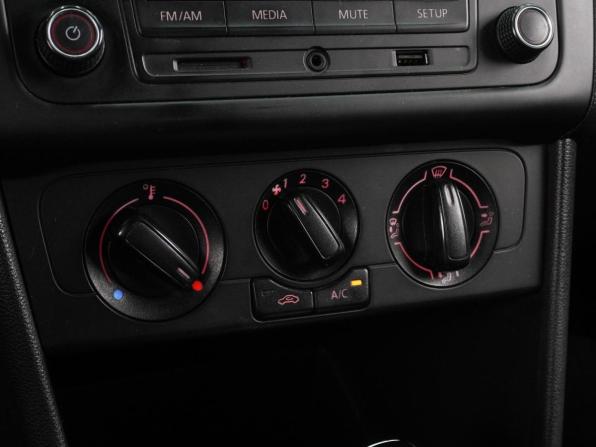 Volkswagen Polo V Рестайлинг с пробегом 2018 года, цена 1 149 000 рублей, 132552 км, седан, Автокод Объявления