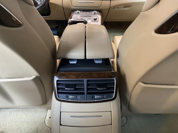 Audi A8 III (D4) Рестайлинг с пробегом 2016 года, цена 2 499 000 рублей, 260900 км, седан, Автокод Объявления
