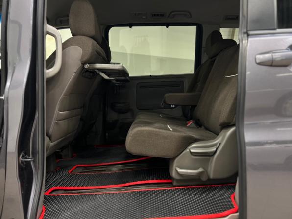 Honda Stepwgn V с пробегом 2017 года, цена 1 799 000 рублей, 134000 км, минивэн, Автокод Объявления