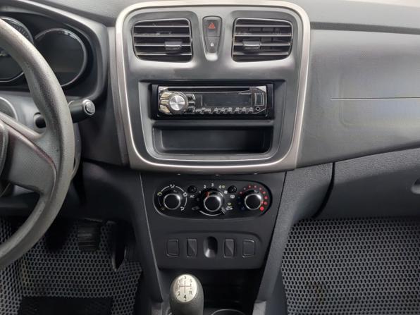 Renault Logan II с пробегом 2014 года, цена 340 000 рублей, 315000 км, седан, Автокод Объявления