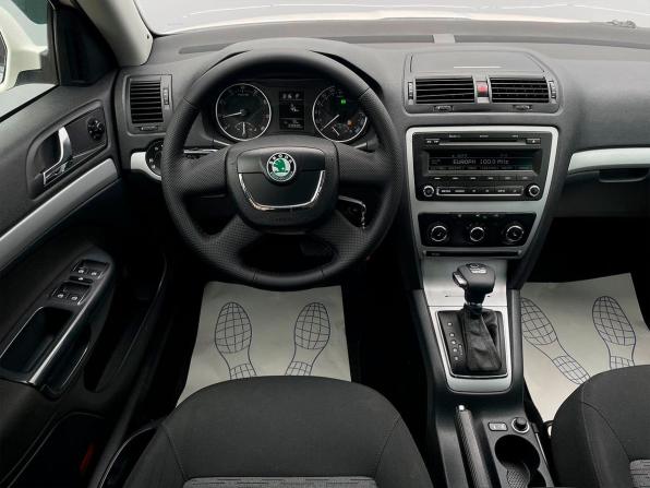 Skoda Octavia II (A5) Рестайлинг с пробегом 2012 года, цена 810 000 рублей, 239990 км, лифтбек, Автокод Объявления