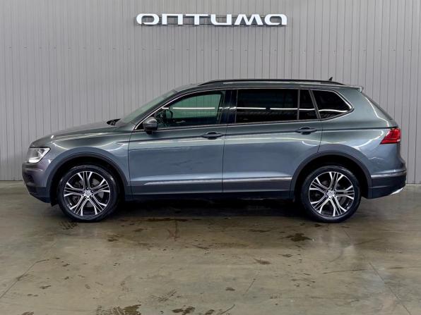 Volkswagen Tiguan II с пробегом 2018 года, цена 2 097 000 рублей, 138000 км, внедорожник, Автокод Объявления