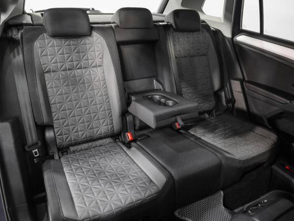 Volkswagen Tiguan II Рестайлинг с пробегом 2021 года, цена 2 599 000 рублей, 74476 км, внедорожник, Автокод Объявления