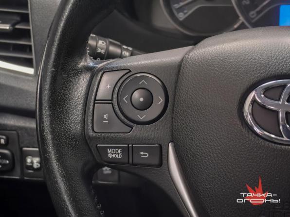 Toyota Corolla XI (E160 E170 E180) с пробегом 2014 года, цена 1 299 000 рублей, 123000 км, седан, Автокод Объявления