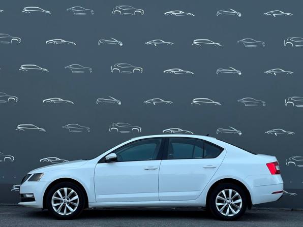 Skoda Octavia III (A7) Рестайлинг с пробегом 2018 года, цена 1 041 300 рублей, 286350 км, лифтбек, Автокод Объявления