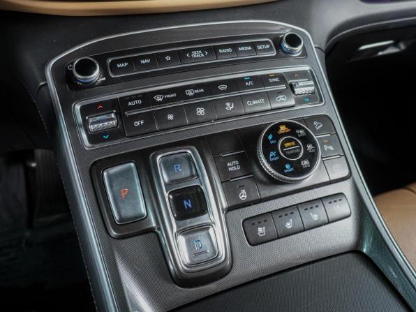 Hyundai Santa Fe IV Рестайлинг с пробегом 2021 года, цена 3 469 000 рублей, 121857 км, внедорожник, Автокод Объявления