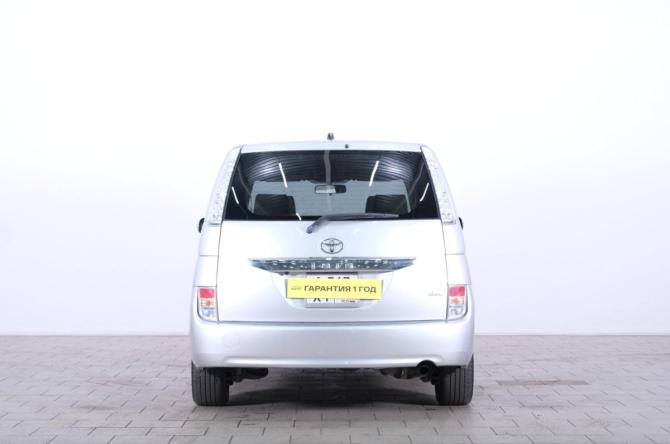 Toyota ISis I Рестайлинг с пробегом 2012 года, цена 1 249 000 рублей, 156000 км, компактвэн, Автокод Объявления