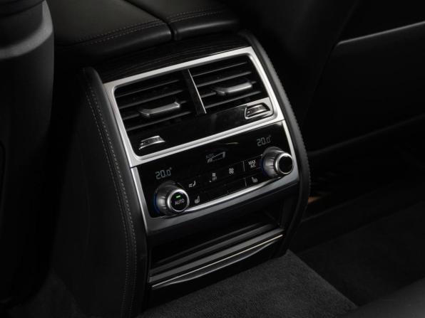 BMW 7 серии VI (G11/G12) Рестайлинг с пробегом 2019 года, цена 7 269 000 рублей, 103226 км, седан, Автокод Объявления