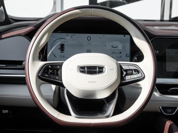 Geely Monjaro I с пробегом 2023 года, цена 3 412 500 рублей, 12068 км, внедорожник, Автокод Объявления