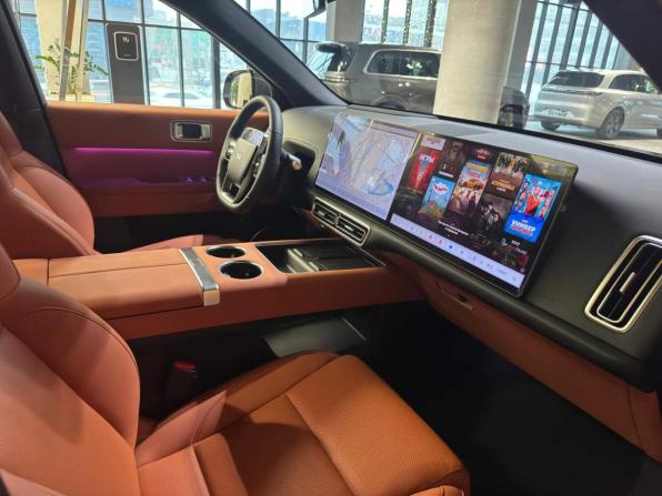 Новый Li Auto (Lixiang) L6 2025 года, цена 9 290 000 рублей, внедорожник, Автокод Объявления
