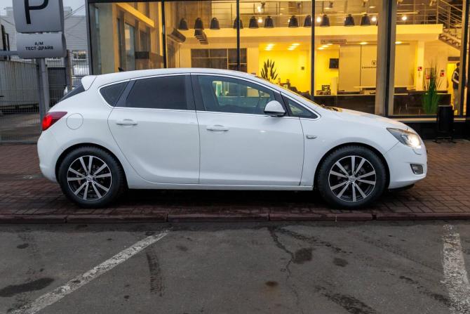 Opel Astra J с пробегом 2011 года, цена 659 000 рублей, 158646 км, хэтчбек, Автокод Объявления