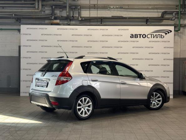 Dongfeng H30 Cross с пробегом 2016 года, цена 499 000 рублей, 101000 км, хэтчбек, Автокод Объявления