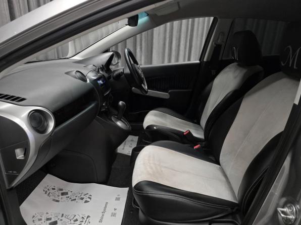 Mazda Demio III (DE) с пробегом 2010 года, цена 680 000 рублей, 120000 км, хэтчбек, Автокод Объявления