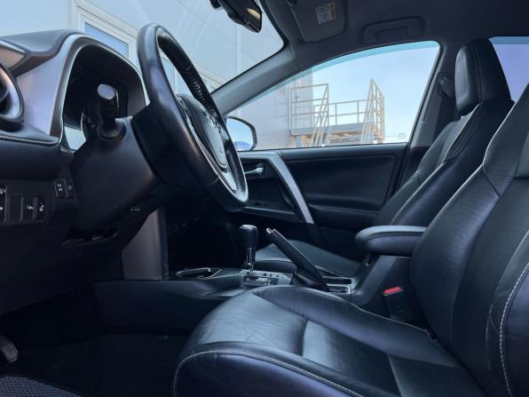 Toyota RAV4 IV (XA40) Рестайлинг с пробегом 2019 года, цена 2 689 000 рублей, 99204 км, внедорожник, Автокод Объявления