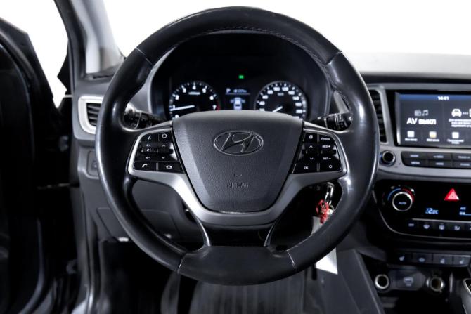 Hyundai Solaris II с пробегом 2019 года, цена 1 399 000 рублей, 111907 км, седан, Автокод Объявления