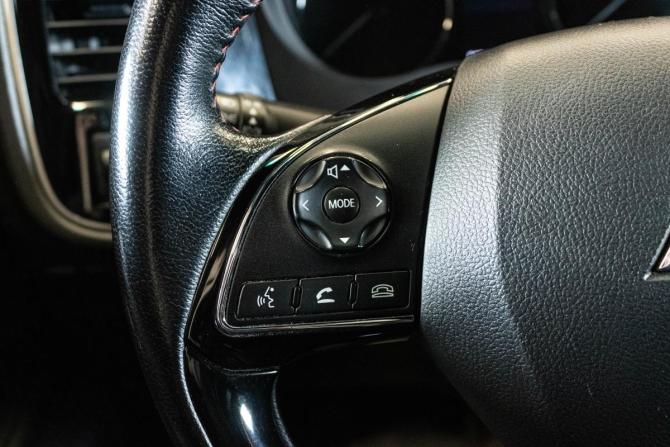 Mitsubishi Outlander III Рестайлинг 3 с пробегом 2021 года, цена 2 199 000 рублей, 146438 км, внедорожник, Автокод Объявления