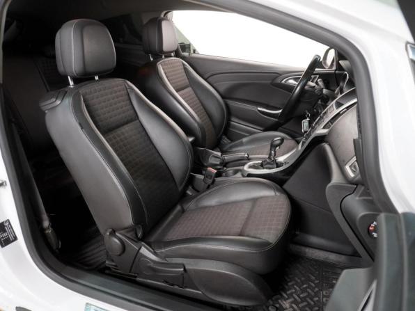 Opel Astra J Рестайлинг с пробегом 2012 года, цена 799 000 рублей, 228733 км, хэтчбек, Автокод Объявления