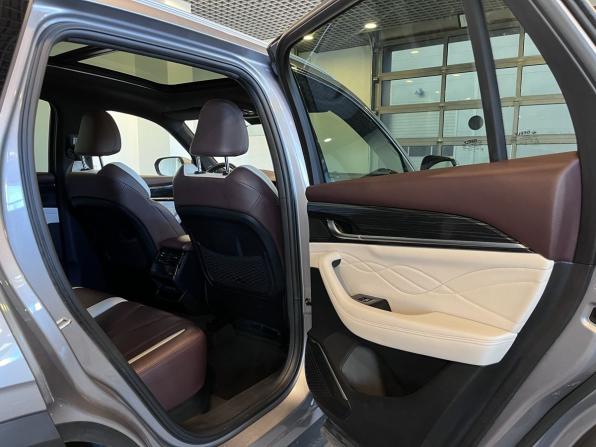 Geely Monjaro I с пробегом 2022 года, цена 2 667 000 рублей, 158055 км, внедорожник, Автокод Объявления
