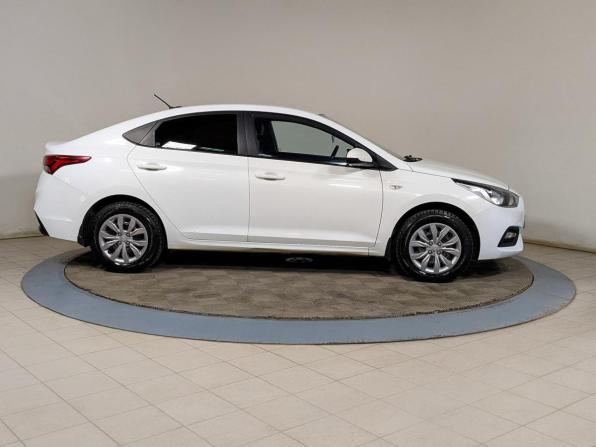 Hyundai Solaris II с пробегом 2019 года, цена 1 058 900 рублей, 190000 км, седан, Автокод Объявления