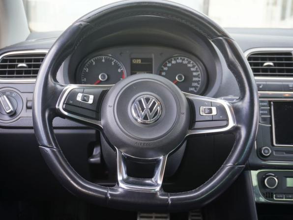 Volkswagen Polo V Рестайлинг с пробегом 2018 года, цена 1 130 000 рублей, 107724 км, седан, Автокод Объявления