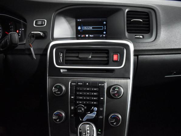 Volvo S60 II Рестайлинг с пробегом 2014 года, цена 990 000 рублей, 224033 км, седан, Автокод Объявления