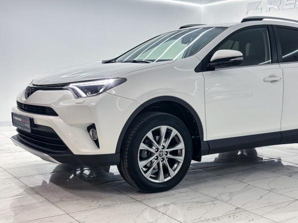 Toyota RAV4 IV (XA40) Рестайлинг с пробегом 2015 года, цена 2 400 000 рублей, 231856 км, внедорожник, Автокод Объявления