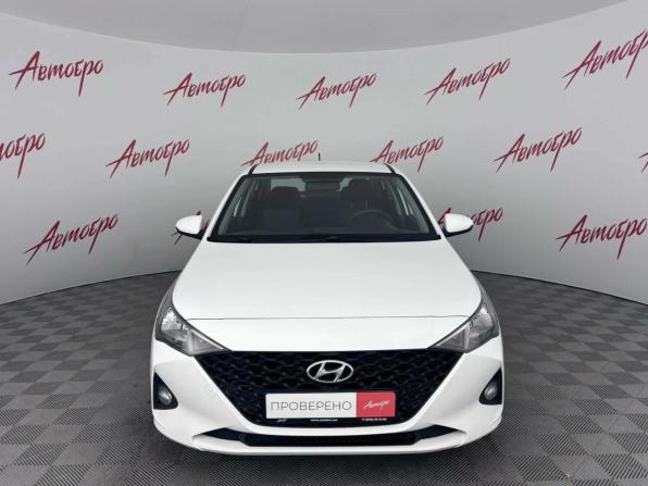 Hyundai Solaris II Рестайлинг с пробегом 2022 года, цена 1 369 000 рублей, 128093 км, седан, Автокод Объявления