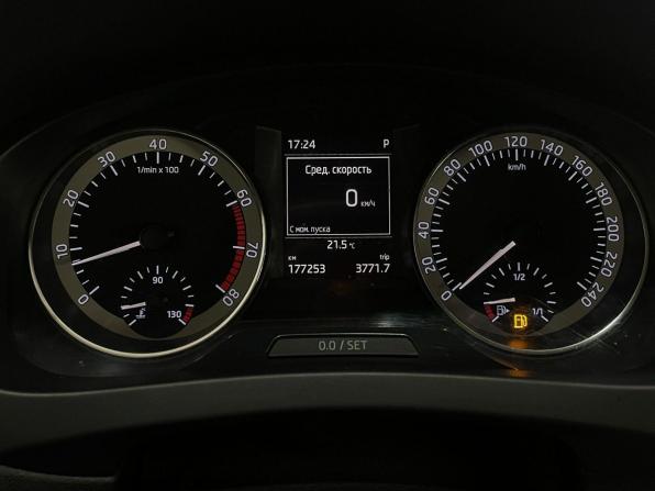 Skoda Rapid I с пробегом 2016 года, цена 930 000 рублей, 177253 км, лифтбек, Автокод Объявления