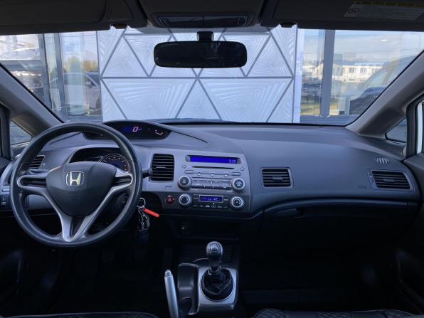 Honda Civic VIII Рестайлинг с пробегом 2009 года, цена 699 000 рублей, 261852 км, седан, Автокод Объявления