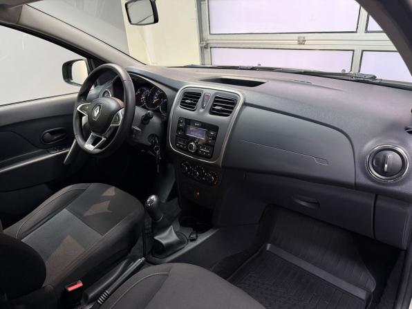 Renault Logan II Рестайлинг с пробегом 2019 года, цена 1 125 000 рублей, 100758 км, седан, Автокод Объявления