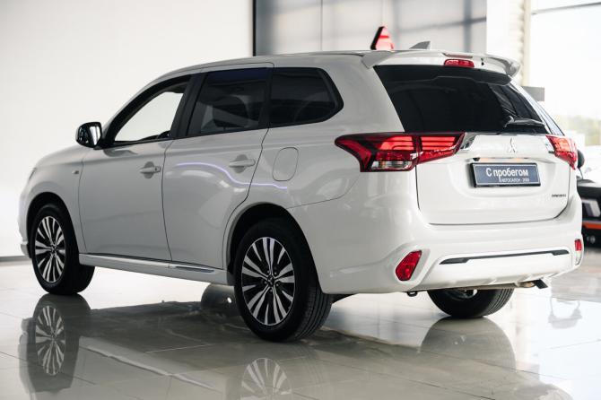 Mitsubishi Outlander III Рестайлинг 3 с пробегом 2022 года, цена 2 650 000 рублей, 19400 км, внедорожник, Автокод Объявления