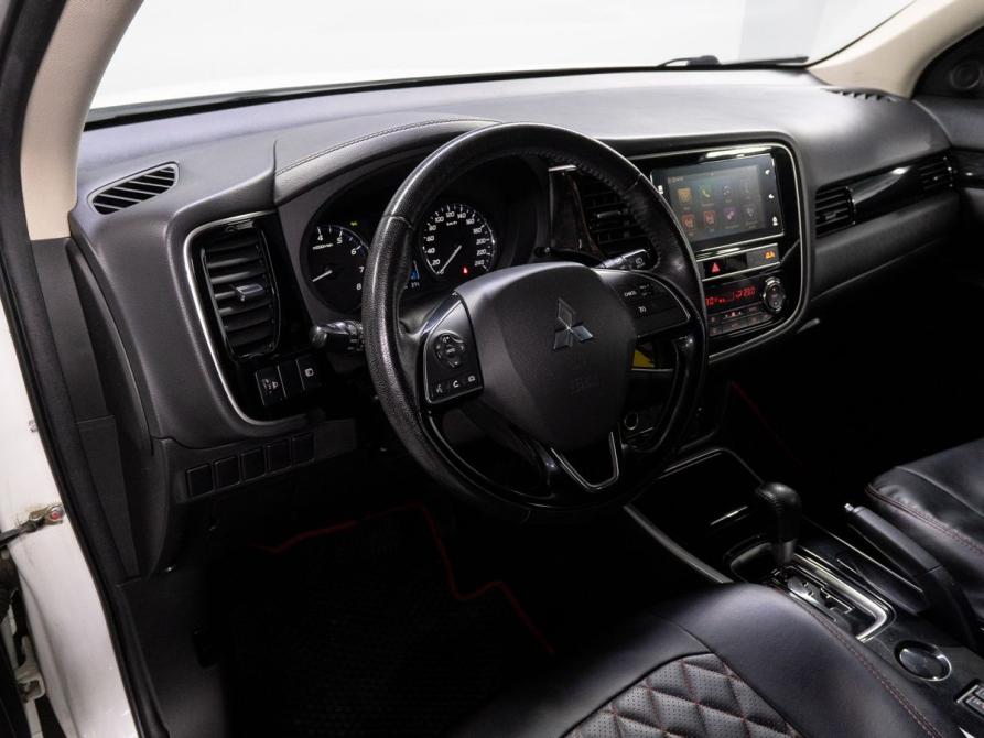 Mitsubishi Outlander III Рестайлинг 3 Тюмень  - изображение 10
