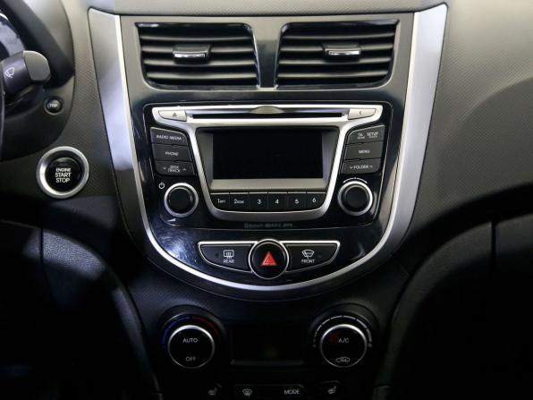 Hyundai Solaris I Рестайлинг с пробегом 2015 года, цена 990 000 рублей, 64394 км, седан, Автокод Объявления
